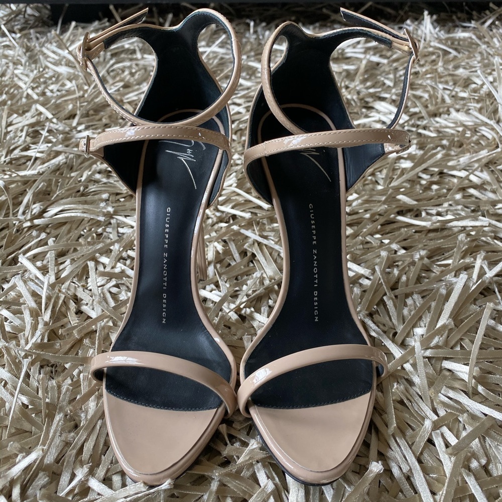 NEW Giuseppe Zanotti Sandals